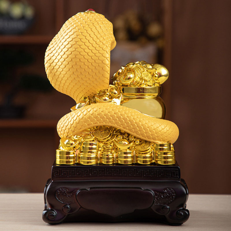 金蛇招财纳福 蛇年生肖摆件的新年祝福