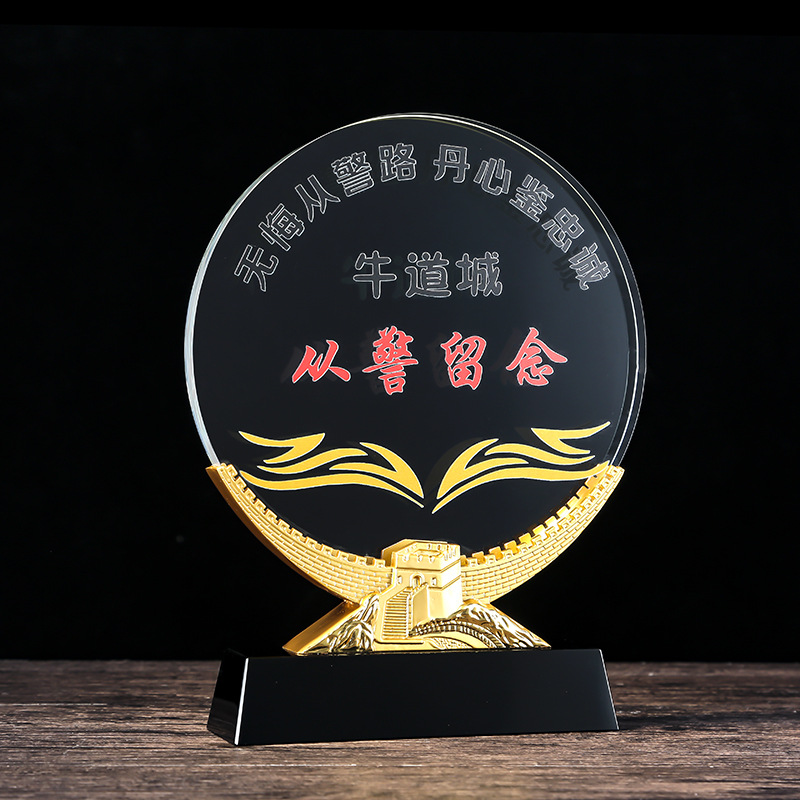 水晶奖牌与太阳花纪念品 传递荣耀与温暖的多元应用